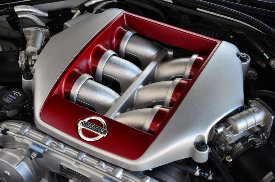  Nissan GT-R 2014 года  (фото 77 из 80)